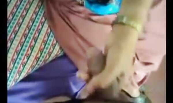 XXX Handjob nenek daripada aunty India kepada handjob teman lelakinya.