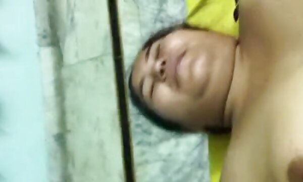 XXX Video makcik di mana veteran meniduri India berselang-seli 1093.