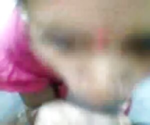 Pembantu rumah india menghisap zakarnya sangat bagus pemilik matang xxx.