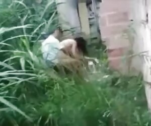 Jiran ialah video wanita dewasa yang sedang tidur ditangkap bercinta di teras.