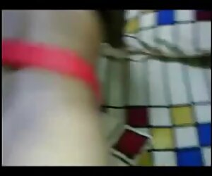 Makcik India seksi meniduri pasangannya dan melepaskan mani buatan sendiri xxx ibunya.