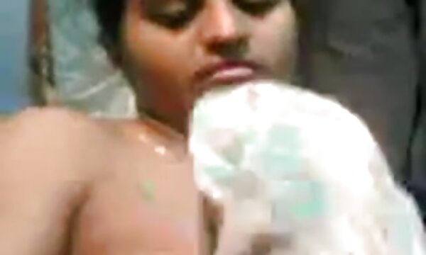 XXX Video isteri perempuan tua Sepanyol dari rumah hijau, disetubuhi oleh lelaki jiran, bahagian 1 1.