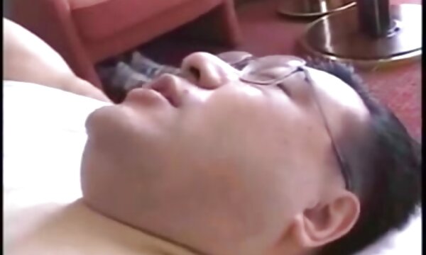 XXX Seks Jepun dengan wanita pantat besar, ayah Asia, beruang tua.