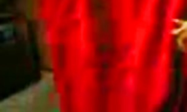 XXX Aunty Priya menunjukkan video wanita amatur sebenar meniduri aset mereka.