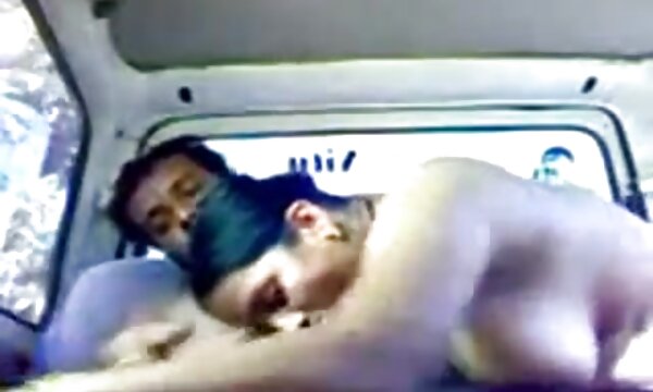 XXX Wanita dengan pantat besar, ibu matang dengan teman lelaki, wanita matang di dalam kereta.