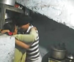 India Utara India dengan panas Latina makcik matang membetulkan kamera dan fucks dia.