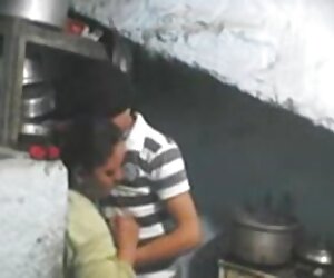 India Utara India dengan panas Latina makcik matang membetulkan kamera dan fucks dia.