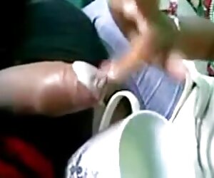Aiskrim wanita India yang seksi.