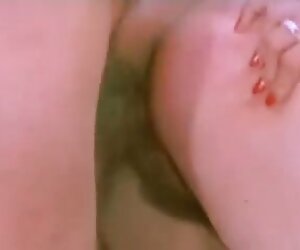 Ekstasi keluarga. Video keluarga wanita matang.