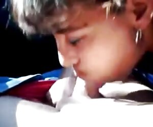 Pelacur Gipsi menghisap zakar matang Perancis.