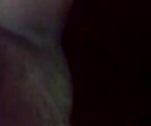 Milf India matang seksi dengan buah dada besar dalam video erotik melakukan hubungan seks yang menakjubkan.