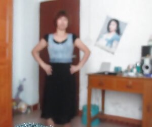 China menari, wanita tua bercinta dengan wanita tua.