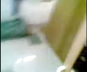 Hot dan sensual Sudindia aunty fucks xxx dengan pasangan muda lamanya.
