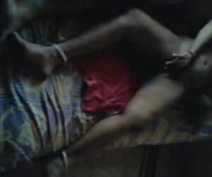 Rakaman wanita matang dan pasangan seksi matang tamil muda dari india selatan.