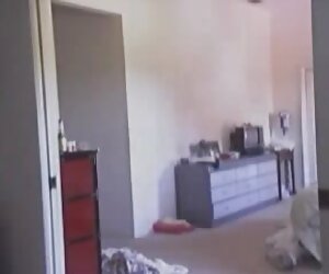 Wanita matang membuka pakaian - kamera pengintip, video seks nenek percuma.