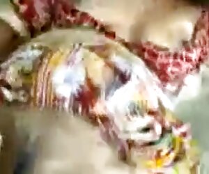 Video Makcik India Pelanggan, Matang Utara Memberinya Blowjob.