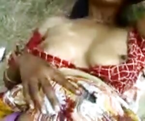 Video Makcik India Pelanggan, Matang Utara Memberinya Blowjob.