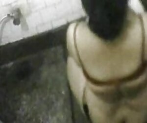 Bangla desi jiran seks dalam bilik mandi pada cam dengan empat puluh bhabis mandi tersembunyi cam.