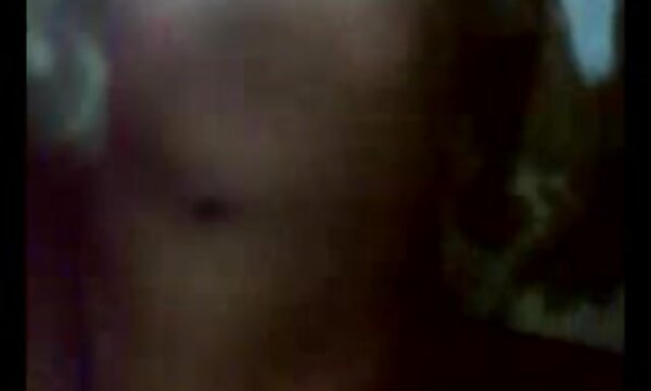 XXX Milf India matang seksi dengan buah dada besar dalam video erotik melakukan hubungan seks yang menakjubkan.