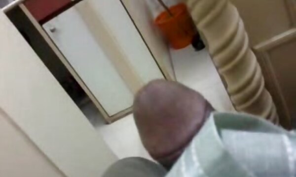 XXX Menunjukkan pembantu rumah India saya xxx, cucu perempuan saya.