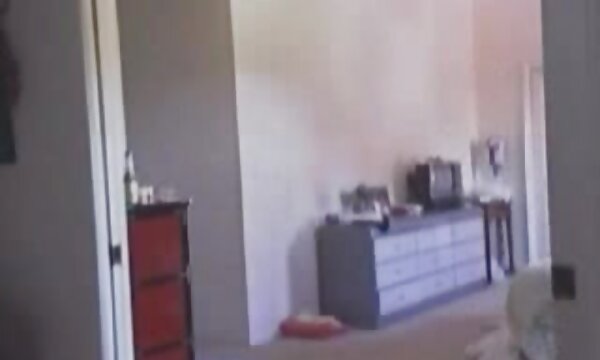 XXX Wanita matang membuka pakaian - kamera pengintip, video seks nenek percuma.
