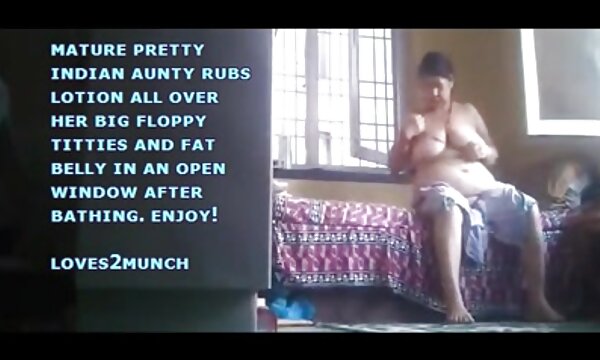 XXX Amatur India tetek besar makcik sapu losyen pada ibu dengan video buatan sendiri xxx tingkap terbuka.