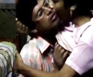 Bos India Selatan menikmati video lucah Mexico dengan wanita, pembantu rumah hotel.