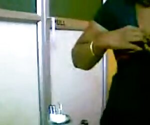 Makcik perempuan India dewasa bogel berkelip 1226.