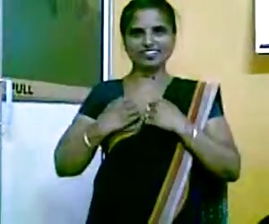 Makcik perempuan India dewasa bogel berkelip 1226.
