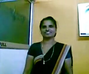 Makcik perempuan India dewasa bogel berkelip 1226.
