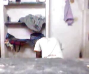 Makcik sebenar seks dengan nenek-nenek India memberikan blowjob dari lelaki muda kepada budak lelaki.