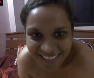 Guru seks India memainkan peranan pasangan lama xxx.
