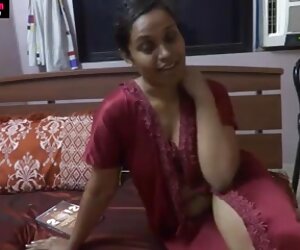 Guru seks India memainkan peranan pasangan lama xxx.