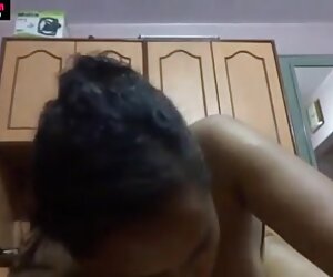 Guru seks India memainkan peranan pasangan lama xxx.