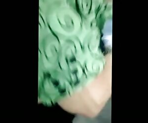 Cougar matang menjadi gila! Video lucah nenek kaya yang matang.