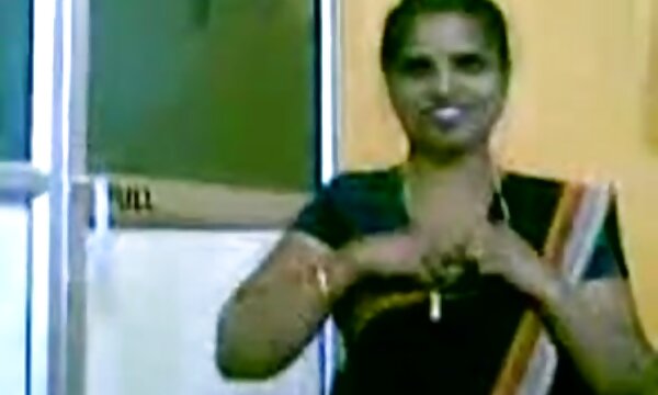 XXX Makcik perempuan India dewasa bogel berkelip 1226.