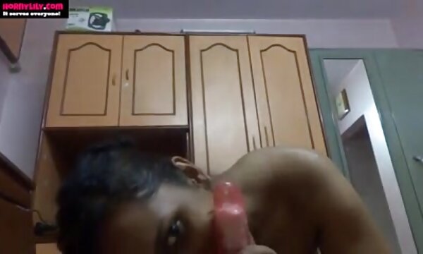 XXX Guru seks India memainkan peranan pasangan lama xxx.