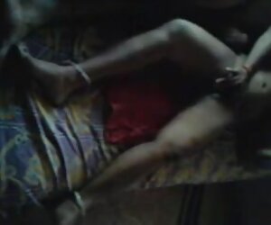 Pasangan tamil india selatan yang matang secara langsung pada webcam melakukan hubungan seks pada video.