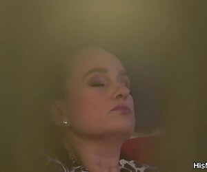 Video Kemahiran Ibu Wanita Matang Miang Mengajar Lesbian.