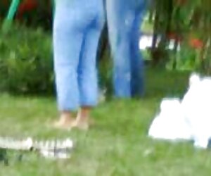 39 tahun latina berumur upskirt oleh nenek matang dengan pantat besar.