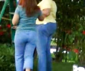 39 tahun latina berumur upskirt oleh nenek matang dengan pantat besar.