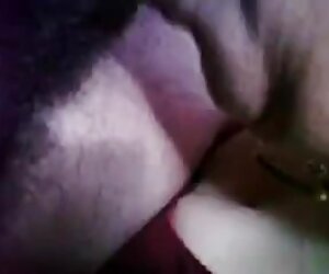 Hot India 40 tahun lucah makcik menyediakan pasangan baru beliau batang kecil untuk blowjob.
