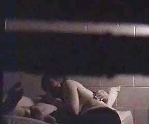Kamera tersembunyi, video hd matang, blowjob matang dengan tangan dan bekerja.