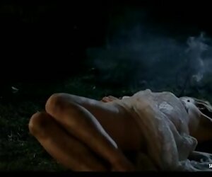 Caitriona Balfe dan Lotte Verbic matang bogel pada lucah matang.