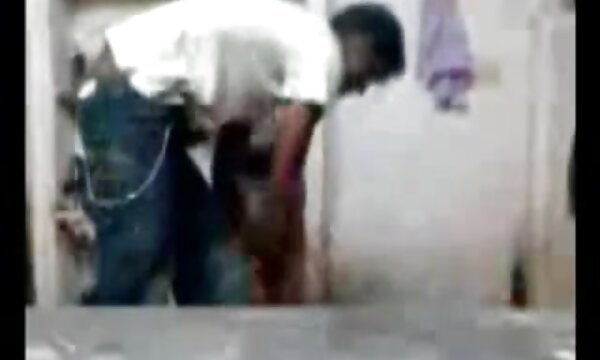 XXX Makcik India, nenek-nenek hebat memberikan blowjob kepada muda India.