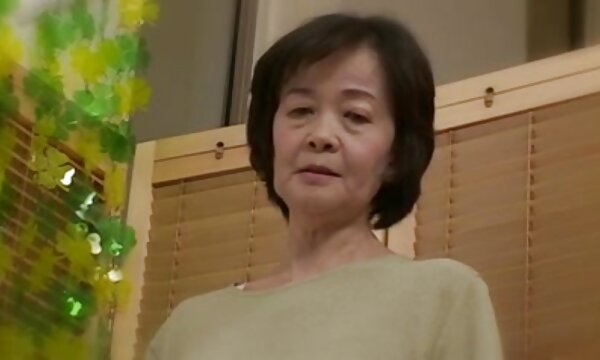 XXX 60+ video nenek dengan wanita panas.