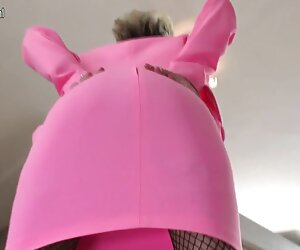 Nenek tua seksi masih suka wanita matang panas bermain dengan dirinya.
