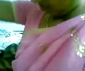 Gadis pintar India memberikan blowjob kepada nenek kurus xxx.