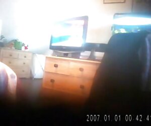 Video xxx isteri, nenek gemuk melancap pada kamera tersembunyi.