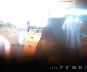 Video xxx isteri, nenek gemuk melancap pada kamera tersembunyi.